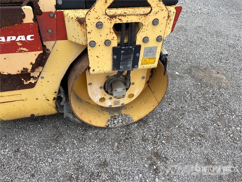 Dynapac CC122 Double Drum Roller Dvojni valjarji
