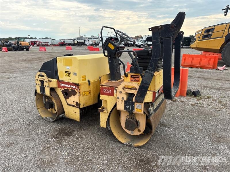 Dynapac CC122 Double Drum Roller Dvojni valjarji