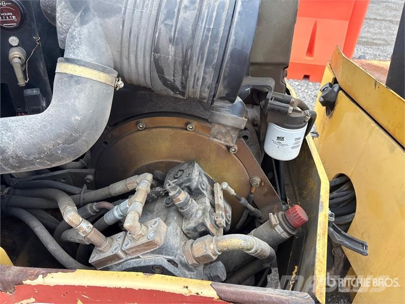 Dynapac CC122 Double Drum Roller Dvojni valjarji
