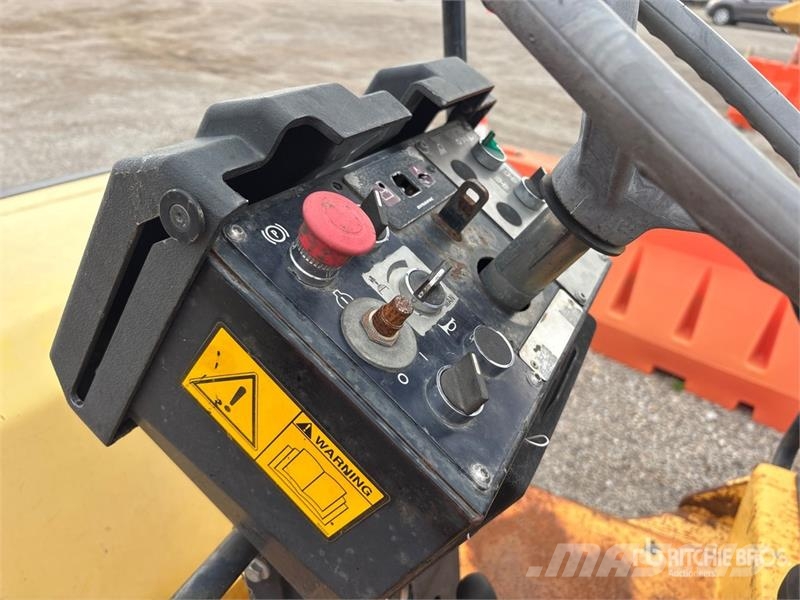 Dynapac CC122 Double Drum Roller Dvojni valjarji