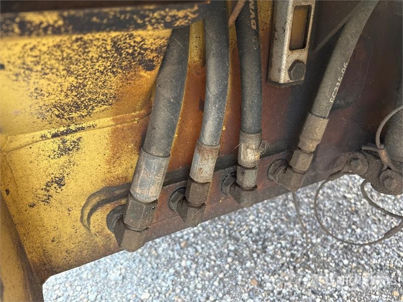 Dynapac CC122 Double Drum Roller Dvojni valjarji