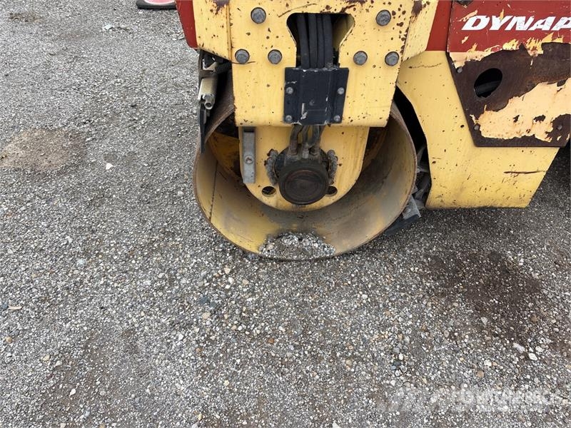 Dynapac CC122 Double Drum Roller Dvojni valjarji