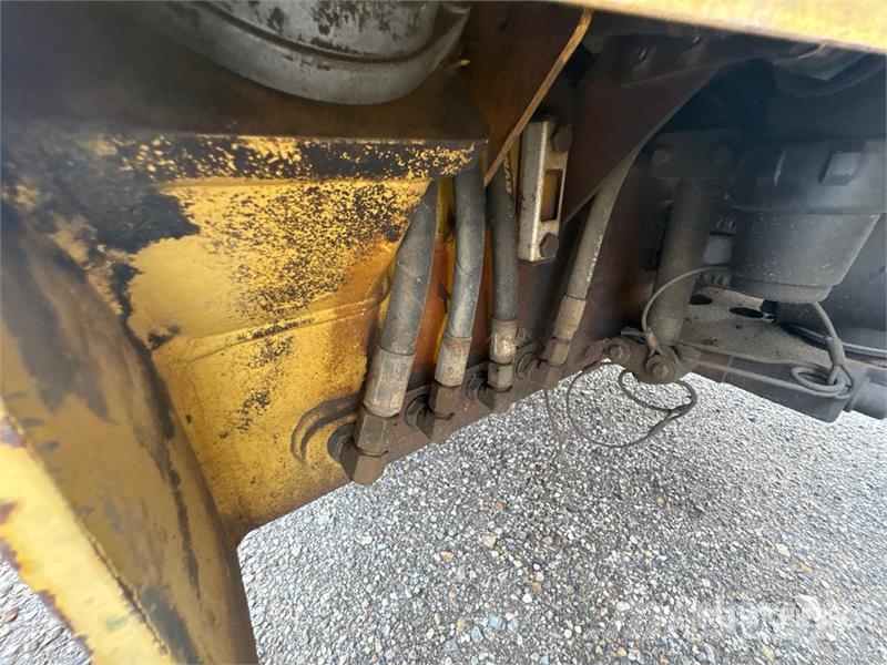 Dynapac CC122 Double Drum Roller Dvojni valjarji