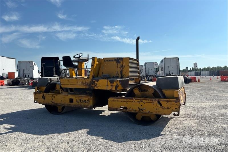 Dynapac CC42A Çift tamburlu silindirler