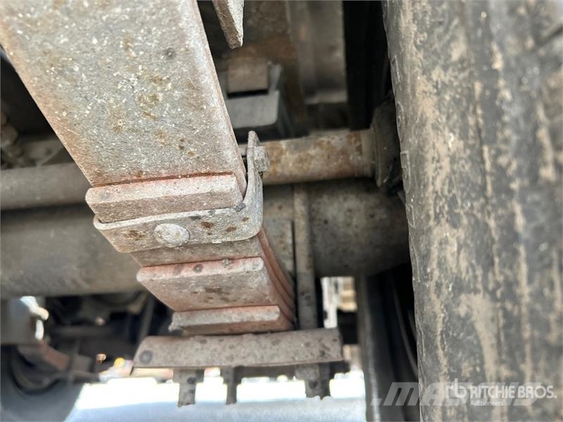Dynaweld 24 ft T/A Equipment Trailer Autotreilerid