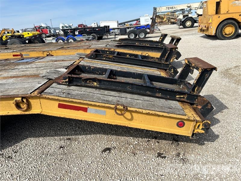 Dynaweld 24 ft T/A Equipment Trailer Autotreilerid