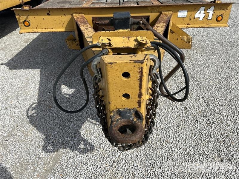 Dynaweld 24 ft T/A Equipment Trailer Autotreilerid