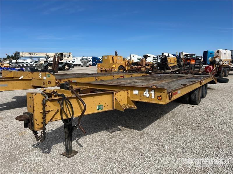 Dynaweld 24 ft T/A Equipment Trailer Autotreilerid