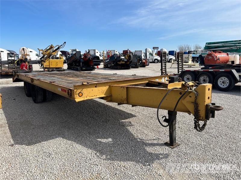 Dynaweld 24 ft T/A Equipment Trailer Autotreilerid