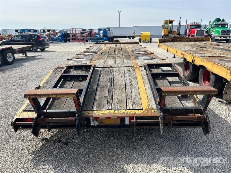 Dynaweld 24 ft T/A Equipment Trailer Autotreilerid
