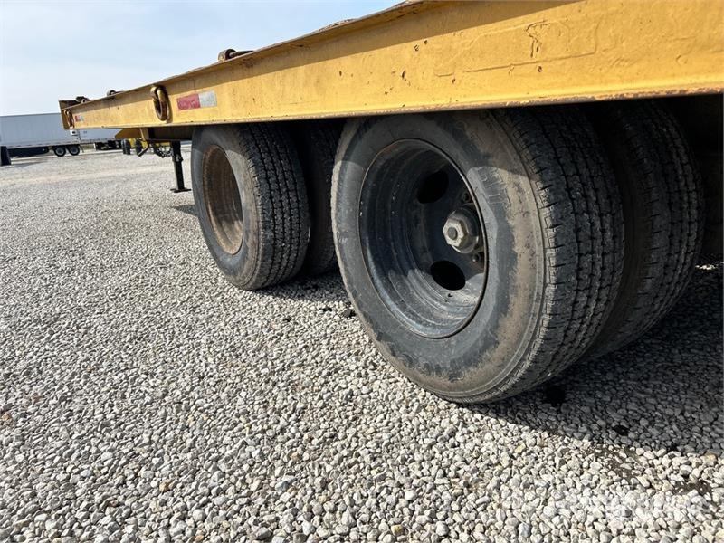 Dynaweld 24 ft T/A Equipment Trailer Autotreilerid