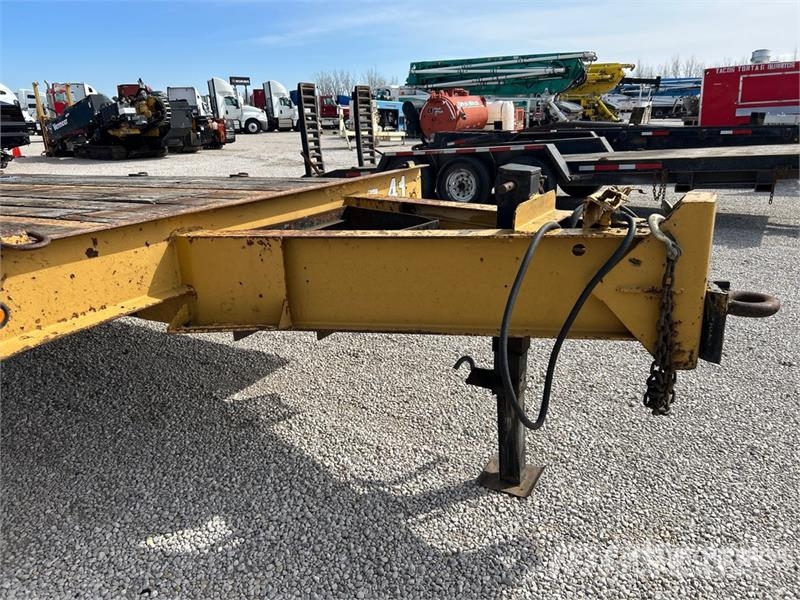 Dynaweld 24 ft T/A Equipment Trailer Autotreilerid