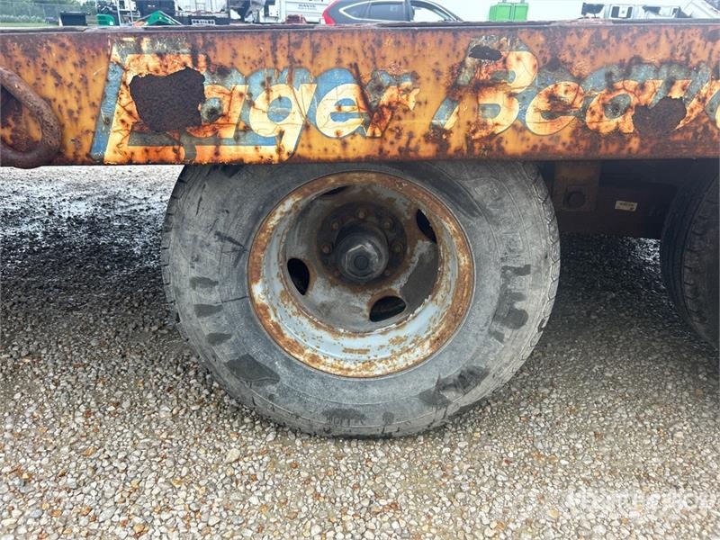 Eager Beaver 25 ft T/A Equipment Trailer 車輛運輸拖車