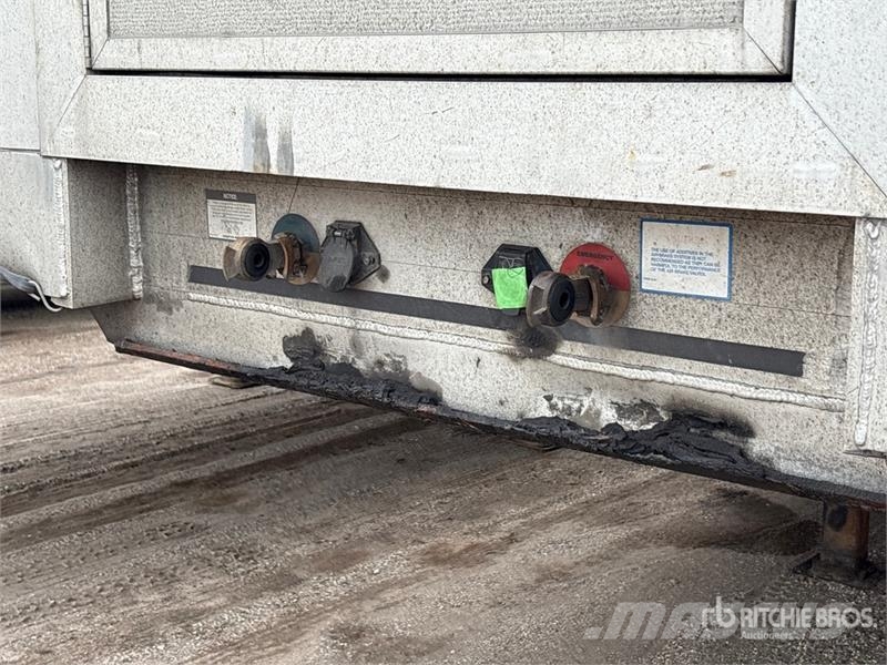 East Mfg 48 ft T/A Step Deck Curtain Side Trailer Curtainsider trailers
