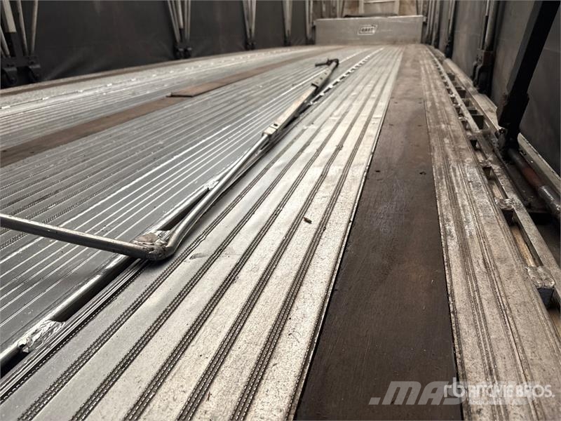 East Mfg 48 ft T/A Step Deck Curtain Side Trailer Curtainsider trailers