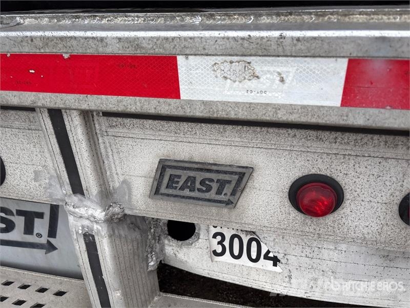 East Mfg 48 ft T/A Step Deck Curtain Side Trailer Curtainsider trailers