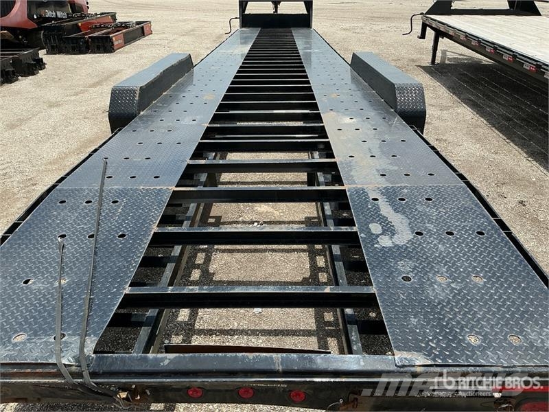 East Mfg Texas 44 ft Tri/A Gooseneck Equipment Trailer Reboques de transporte Auto