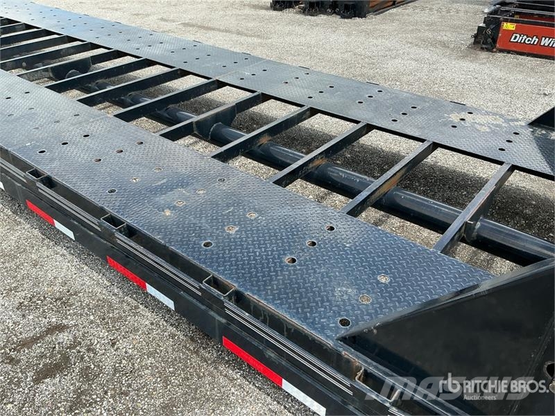East Mfg Texas 44 ft Tri/A Gooseneck Equipment Trailer Reboques de transporte Auto