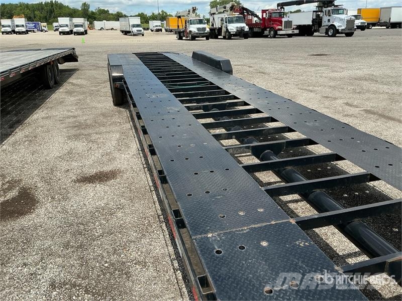 East Mfg Texas 44 ft Tri/A Gooseneck Equipment Trailer Reboques de transporte Auto
