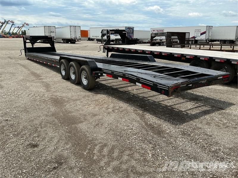 East Mfg Texas 44 ft Tri/A Gooseneck Equipment Trailer Ремаркета за превоз на автомобили
