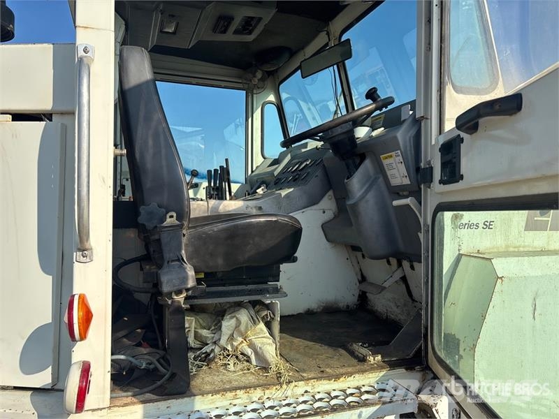 Elgin Pelican SE Sweeper Truck Caminhões varredoras