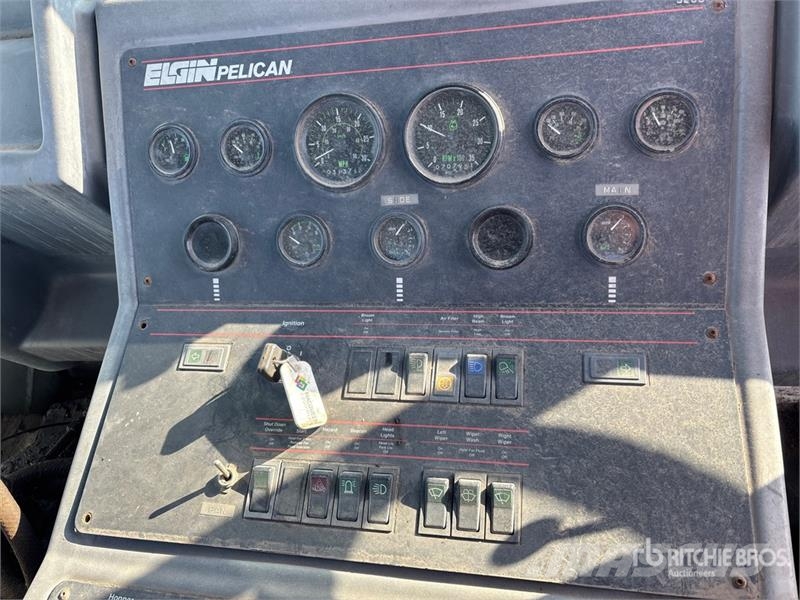 Elgin Pelican SE Sweeper Truck Caminhões varredoras