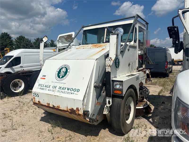 Elgin Pelican Sweeper Truck (Inoperable) Camión de barrendero