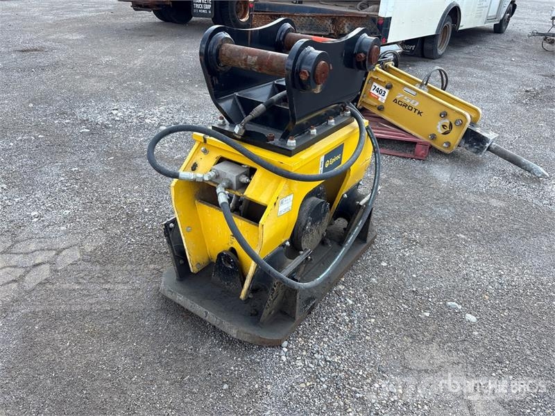 Epiroc HC850 48 in Plate Compactor Attachment Tärylevyt