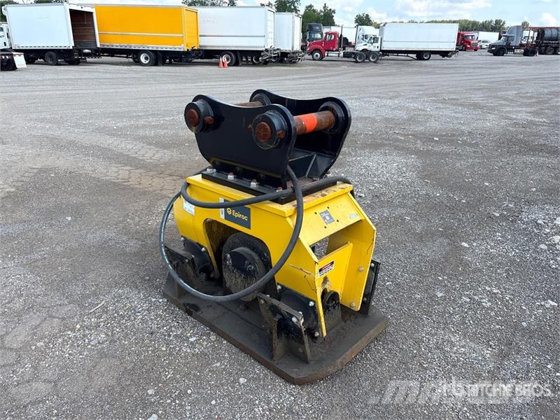 Epiroc HC850 48 in Plate Compactor Attachment Tärylevyt