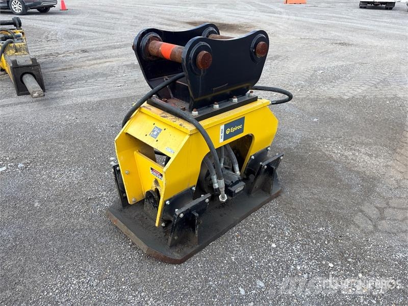 Epiroc HC850 48 in Plate Compactor Attachment Tärylevyt