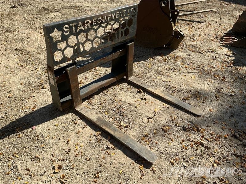 ERPF42 42 in Skid Steer Forks - Fits CAT フォーク
