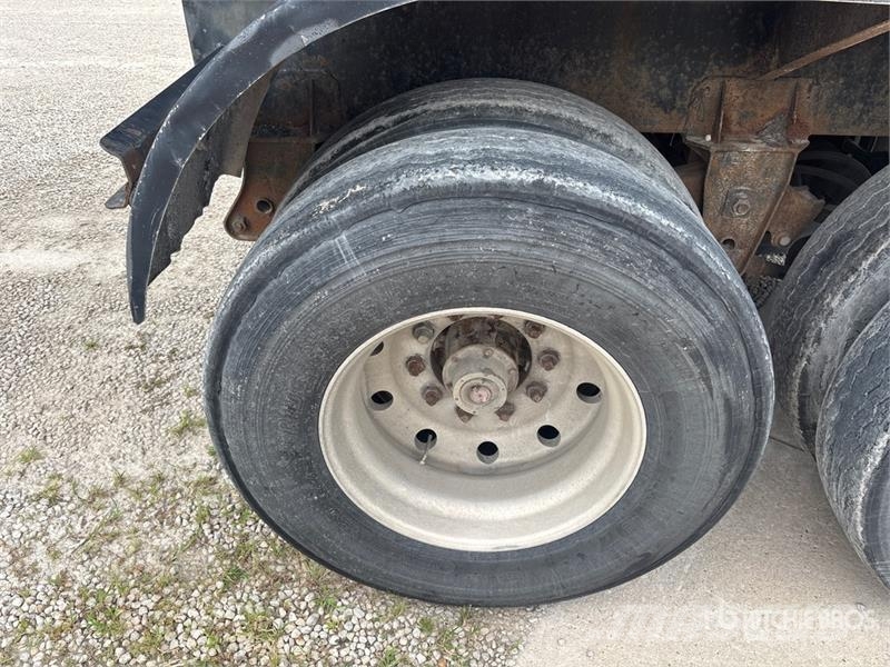 Etnyre 6750 gal T/A Tanker Trailer مقطورات ذات صهاريج
