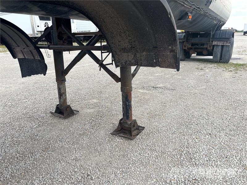 Etnyre 6750 gal T/A Tanker Trailer مقطورات ذات صهاريج