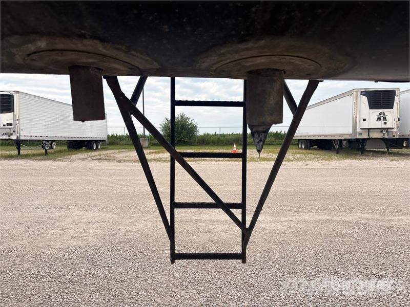 Etnyre 6750 gal T/A Tanker Trailer مقطورات ذات صهاريج