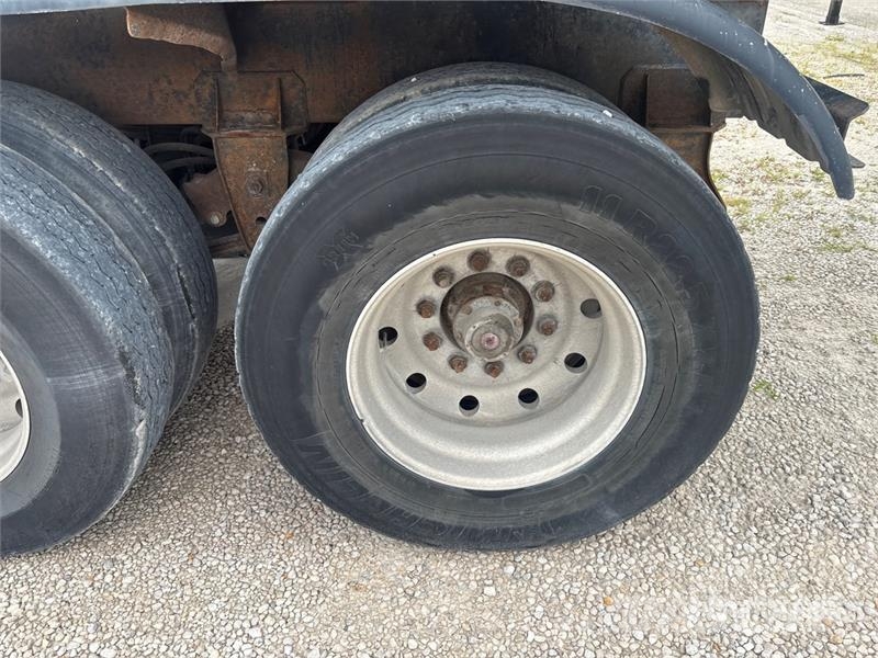 Etnyre 6750 gal T/A Tanker Trailer مقطورات ذات صهاريج