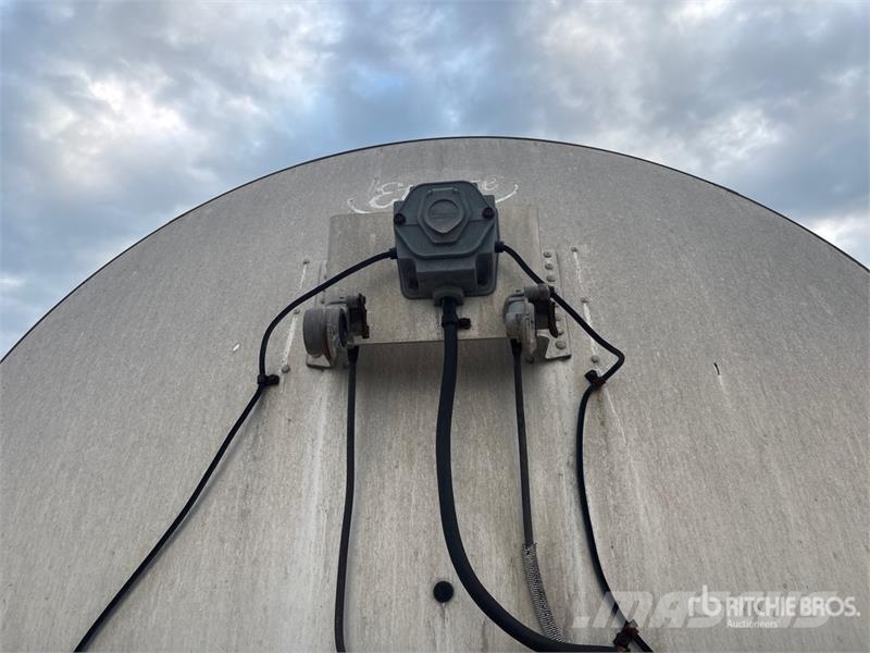 Etnyre 6750 gal T/A Tanker Trailer مقطورات ذات صهاريج