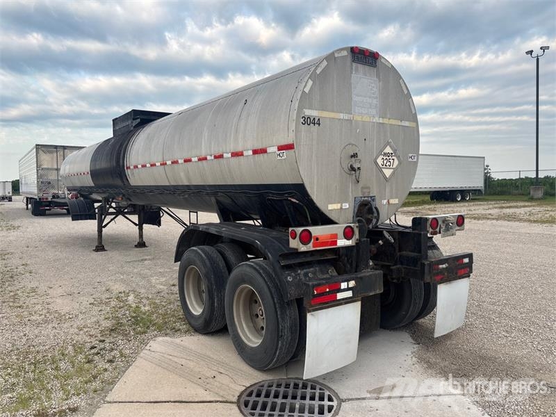 Etnyre 6750 gal T/A Tanker Trailer مقطورات ذات صهاريج