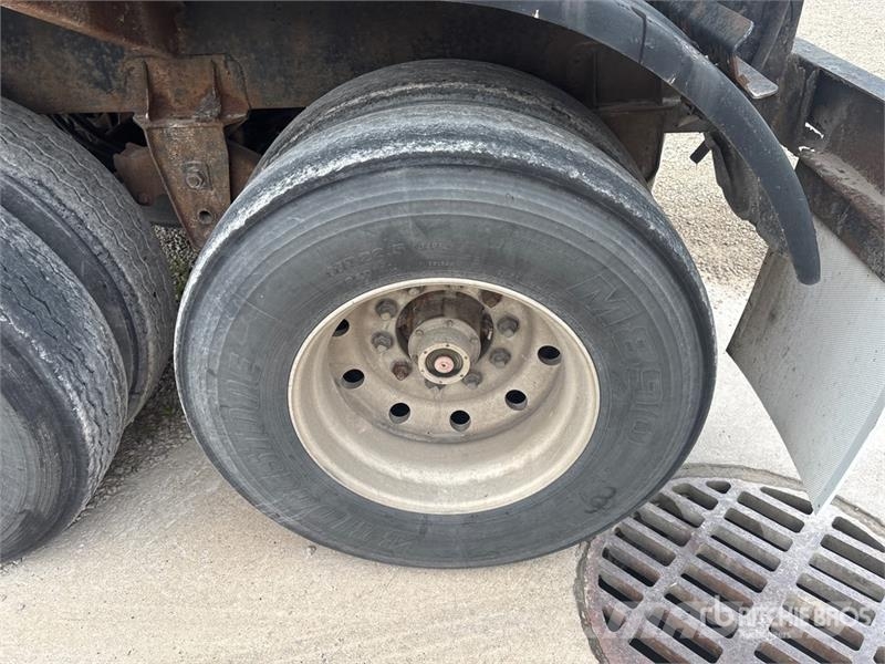 Etnyre 6750 gal T/A Tanker Trailer مقطورات ذات صهاريج