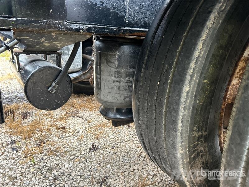 Etnyre RTN55TD3 Tri/A Removable Gooseneck Lowboy Trailer 低架裝載車