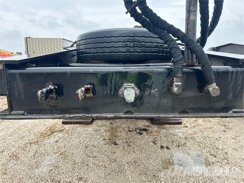 Etnyre RTN55TD3 Tri/A Removable Gooseneck Lowboy Trailer 低架裝載車