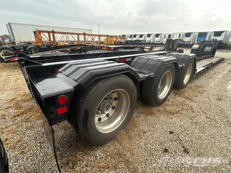 Etnyre RTN55TD3 Tri/A Removable Gooseneck Lowboy Trailer 低架裝載車