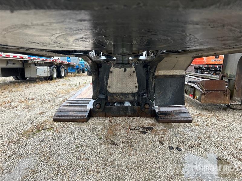 Etnyre RTN55TD3 Tri/A Removable Gooseneck Lowboy Trailer 低架裝載車