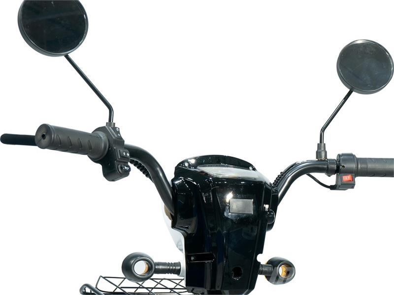 EV-WHITE Electric Scooter (Unused) Visureigiai