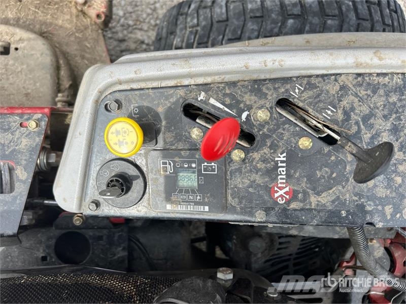 Exmark Lazer Z S-Series 4x2 Ride-On Lawn Mower Samojízdné sekačky