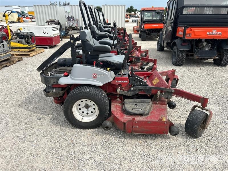 Exmark Lazer Z S-Series 4x2 Ride-On Lawn Mower ركوب الحشائش