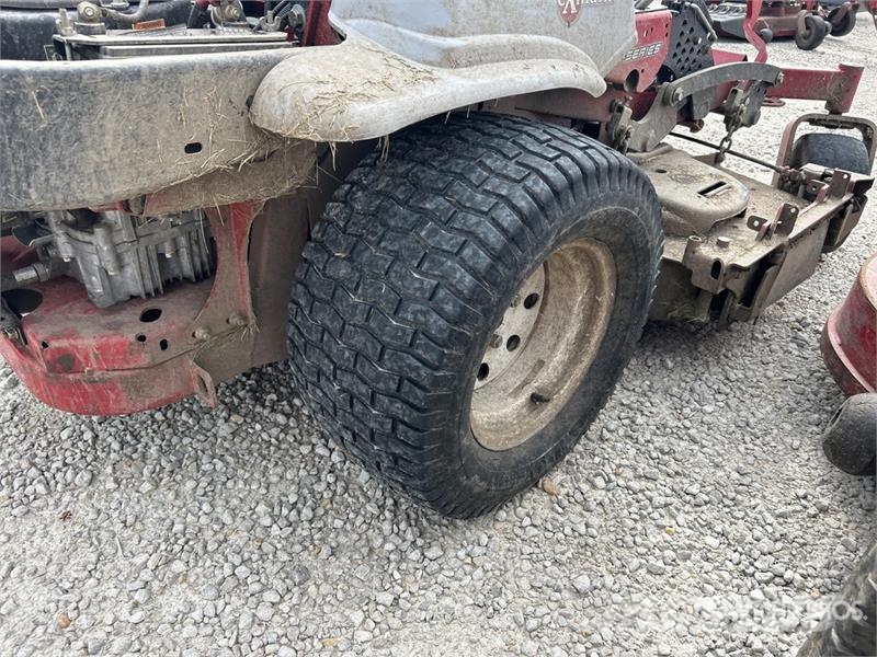 Exmark Lazer Z S-Series 4x2 Ride-On Lawn Mower Samojízdné sekačky