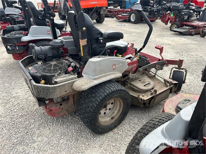 Exmark Lazer Z S-Series 4x2 Ride-On Lawn Mower Samojízdné sekačky