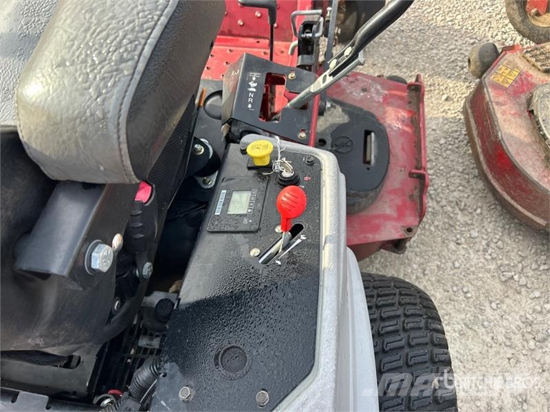 Exmark Lazer Z S-Series Ride-On Lawn Mower Samojízdné sekačky