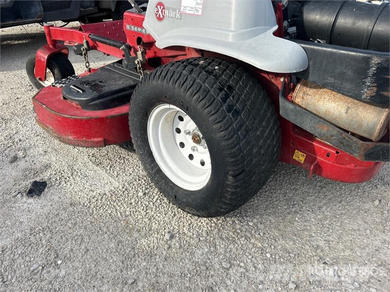 Exmark Lazer Z S-Series Ride-On Lawn Mower Vrtni traktor kosilnice