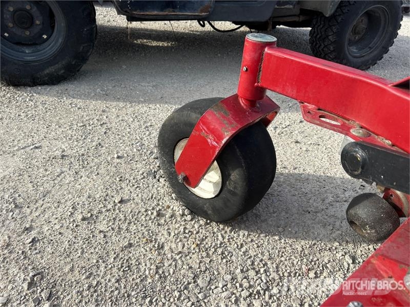 Exmark Lazer Z S-Series Ride-On Lawn Mower Vrtni traktor kosilnice